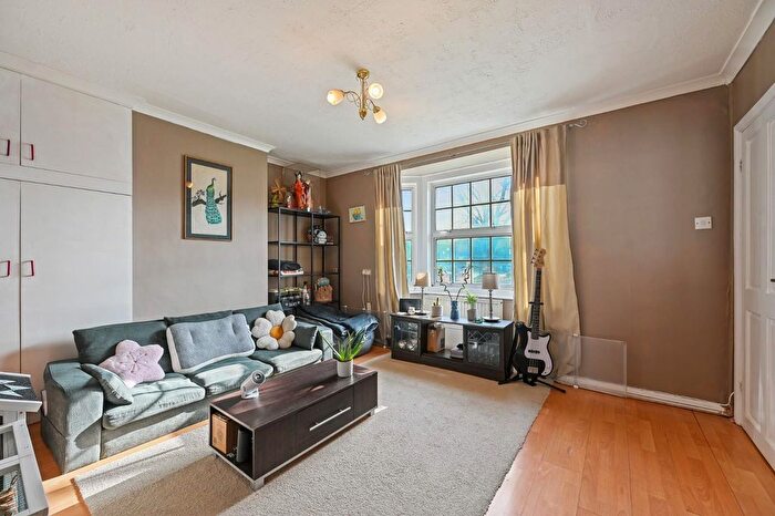 4 Bedroom Semi-detached House For Sale In Noel Road, London, W3