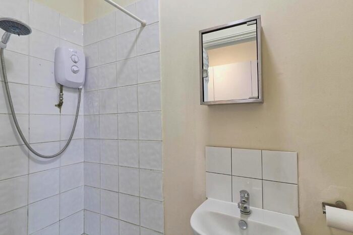 1 Bedroom Flat To Rent In Burnaby Road, Southend-On-Sea, SS1