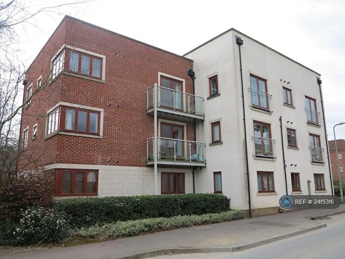 2 Bedroom Flat To Rent In Hines Court, Basingstoke, RG24