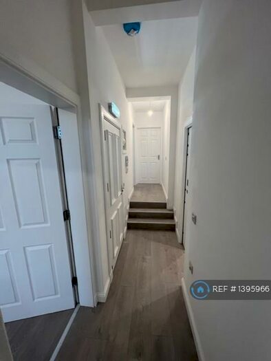 3 Bedroom Flat To Rent In Granville Terrace, Edinburgh, EH10