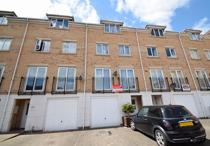 4 Bedroom Terraced House To Rent In Southampton, SO15