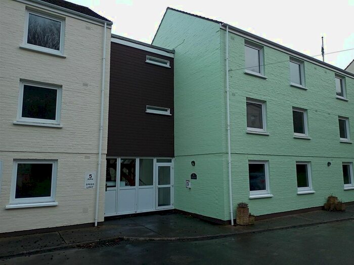 2 Bedroom Flat To Rent In Little Haven, Haverfordwest, SA62