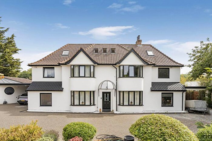 5 Bedroom Detached House For Sale In Codicote Road, Welwyn, AL6