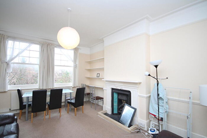 2 Bedroom Flat To Rent In Cholmeley Park, Hornsey, London, N6