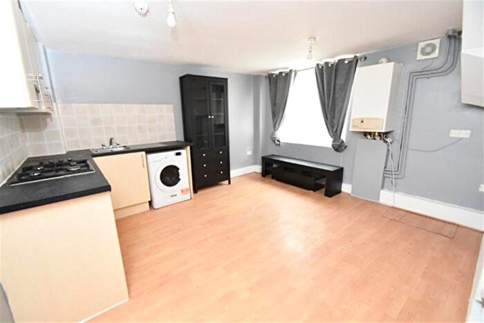 2 Bedroom Apartment To Rent In Bedroom Apartment St Floor In Aldershot, GU11