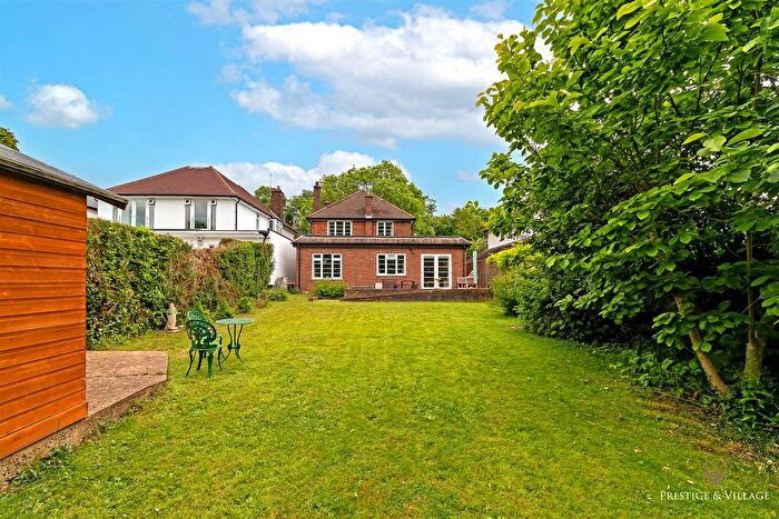4 Bedroom Detached House For Sale In Watling Knoll, Radlett, WD7