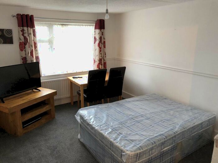2 Bedroom Flat To Rent In Wendiburgh Street, Canley, Coventry, CV4