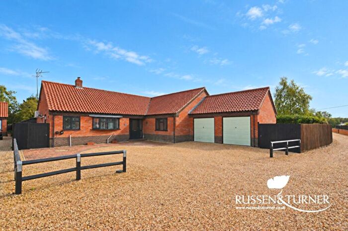 4 Bedroom Detached Bungalow For Sale In Beautiful Bungalow In Quiet Setting - D Chequers Lane Nth Runcton, PE33