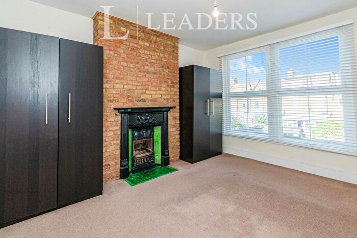 1 Bedroom Flat To Rent In Melrose Avenue, Mitcham, CR4
