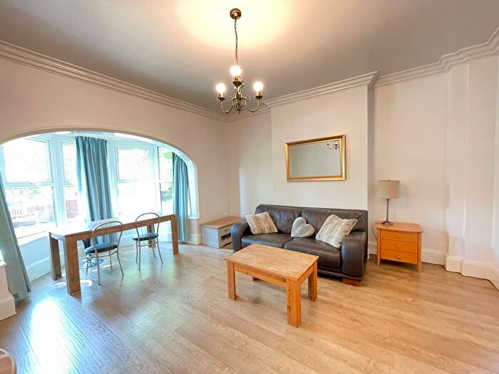 2 Bedroom Flat To Rent In Flat, Winsor Road, Doncaster, South Yorkshire, DN2