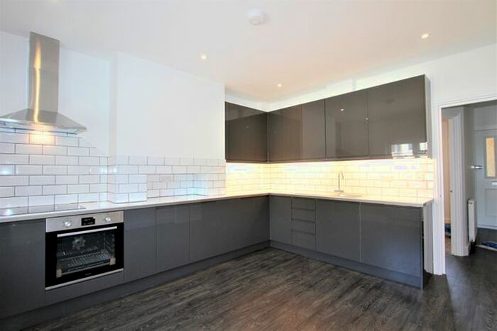 3 Bedroom Flat To Rent In Rowlands Road, Worthing BN11