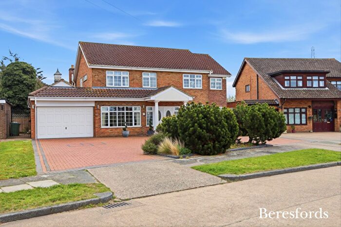 4 Bedroom Detached House For Sale In Sherwood, North Stifford, RM16