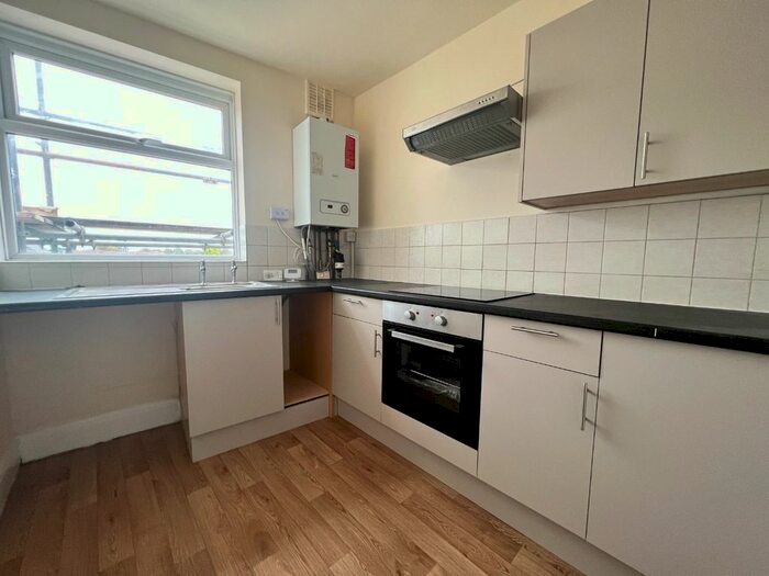 1 Bedroom Flat To Rent In Castle Lane West, Bournemouth, Dorset, BH9