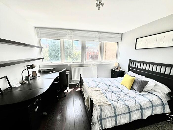 2 Bedroom Flat To Rent In Doric Way, London, NW1