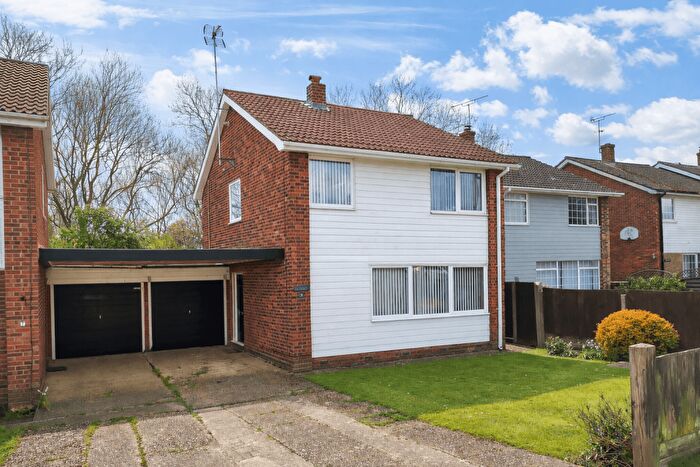 3 Bedroom Detached House For Sale In Uplnad Road West Mersea, CO5