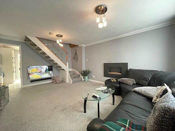 2 Bedroom Semi-Detached House To Rent In Well Close Rise, Woodhouse, Leeds, LS7