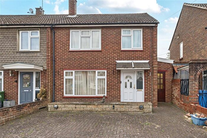 3 Bedroom Terraced House For Sale In Willow Way, Aldershot, Hampshire, GU12