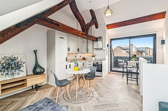 1 Bedroom Flat For Sale In Eardley Road, SW16