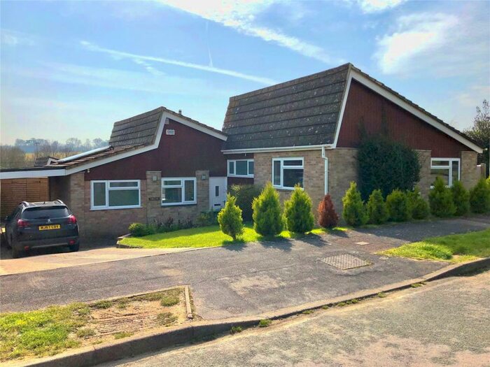 4 Bedroom Detached House To Rent In Dover Close, Alresford, SO24