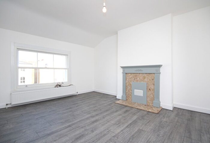 2 Bedroom Flat To Rent In Miranda Road, Archway, N19