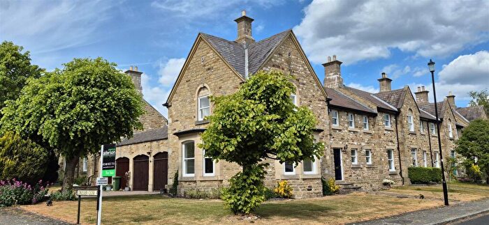 4 Bedroom Link Detached House For Sale In Lyons Road, Richmond, DL10