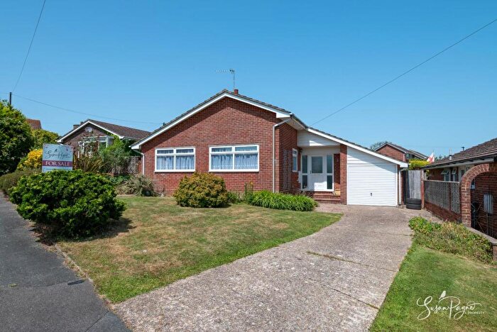 2 Bedroom Detached Bungalow For Sale In Glynn Close, Seaview, PO34