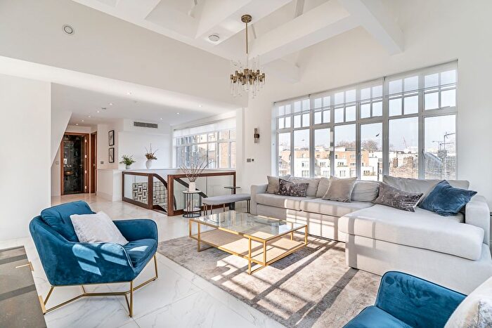 3 Bedroom Flat To Rent In Catherine Place, London, SW1E