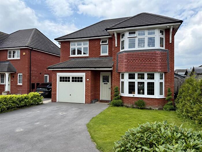 4 Bedroom Detached House For Sale In Primrose Drive, Kirkburton, Huddersfield, HD8