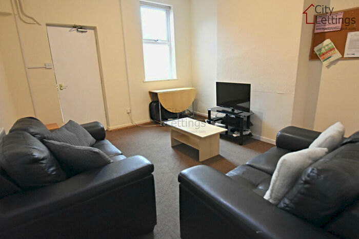 4 Bedroom Terraced House To Rent In Chilwell Street, Lenton, NG7