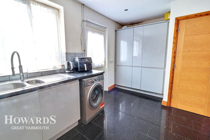 3 Bedroom Terraced House For Sale In Chaucer Road, Great Yarmouth, NR30