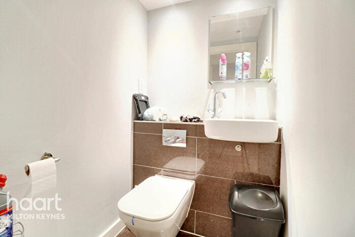 1 Bedroom Apartment For Sale In Upper Third Street, Milton Keynes, MK9