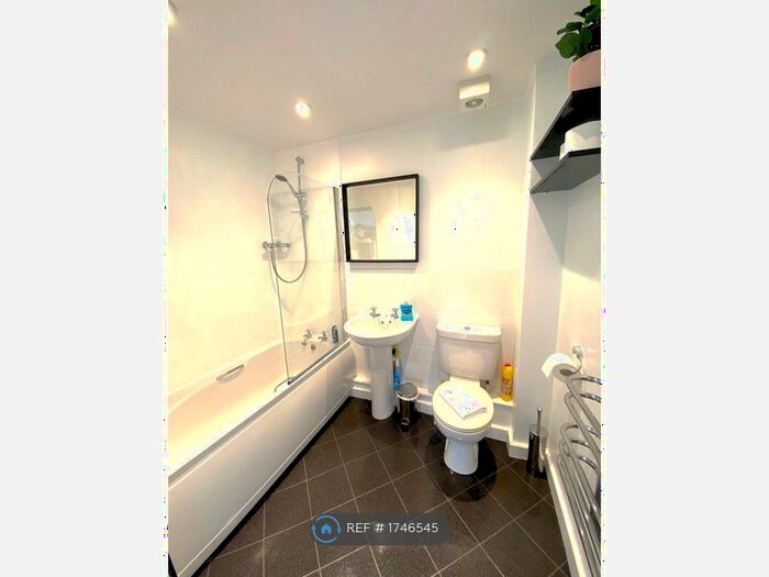 2 Bedroom Flat To Rent In Cantley, Doncaster, DN4