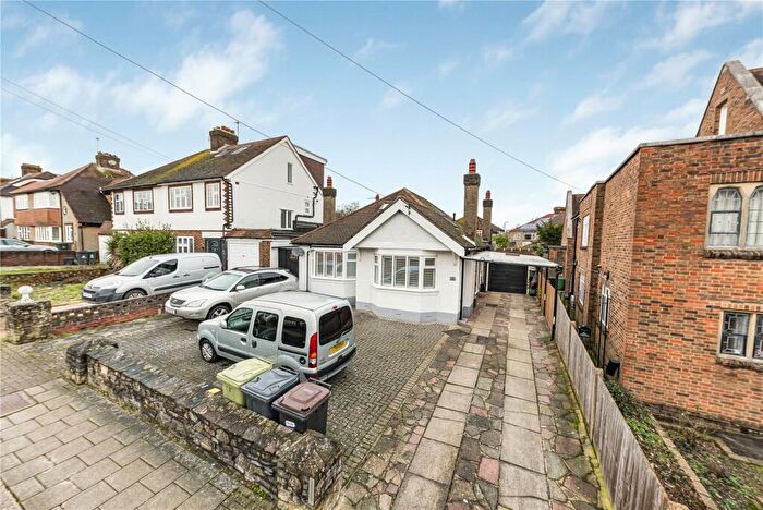 4 Bedroom Bungalow For Sale In Hilldown Road, Bromley, BR2