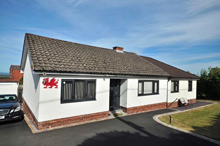 3 Bedroom Detached Bungalow For Sale In Top Road, Summerhill, LL11