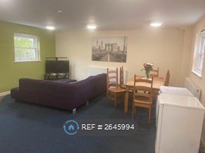 6 Bedroom Flat To Rent In Moss Yard, Leamington Spa, CV31