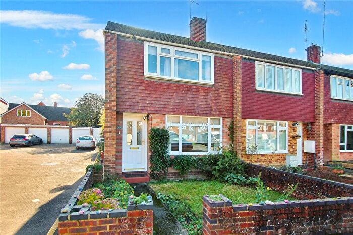 3 Bedroom End Of Terrace House For Sale In Connaught Crescent, Brookwood, Woking, GU24