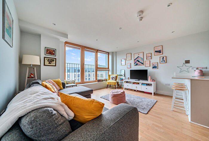 1 Bedroom Apartment For Sale In Temple Street, Keynsham, Bristol, Somerset, BS31