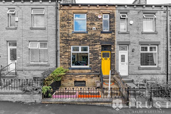 2 Bedroom Terraced House For Sale In Francis Street, Heckmondwike, WF16