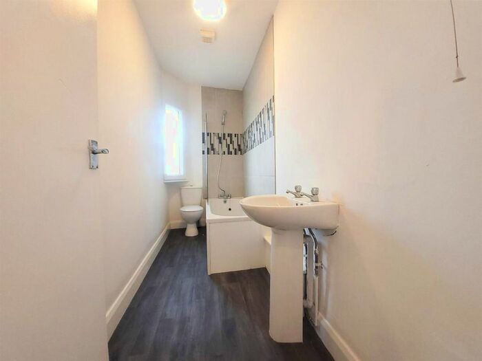 3 Bedroom Flat To Rent In High Street, Herne Bay, CT6