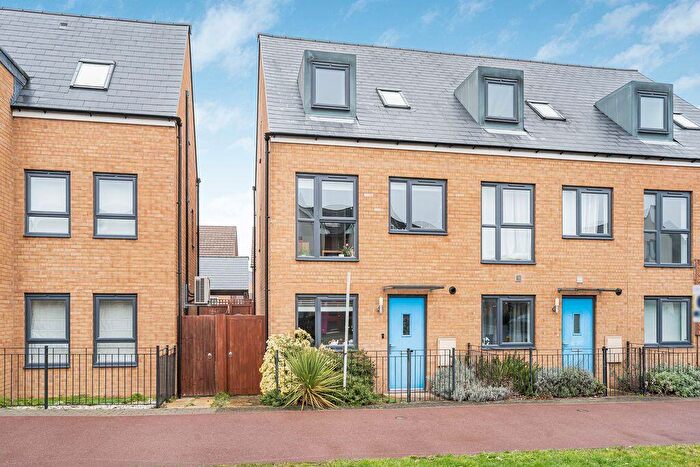 4 Bedroom End Of Terrace House For Sale In Countess Way, Milton Keynes, MK10