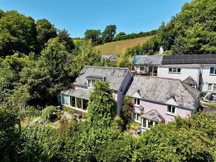 3 Bedroom Cottage For Sale In Brixton Torr, Plymouth, PL8