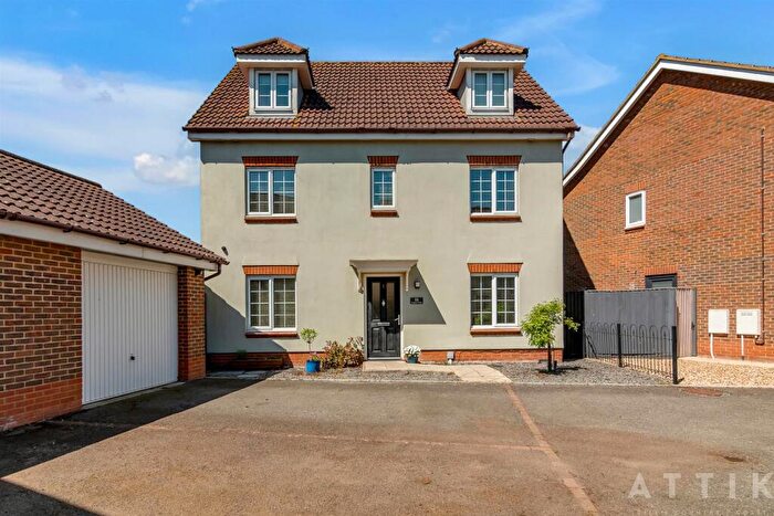 6 Bedroom Detached House For Sale In Cygnet Close, Attleborough, NR17