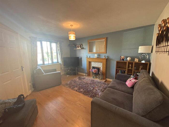 3 Bedroom Semi-Detached House For Sale In Sildale Close, Darlington, DL3