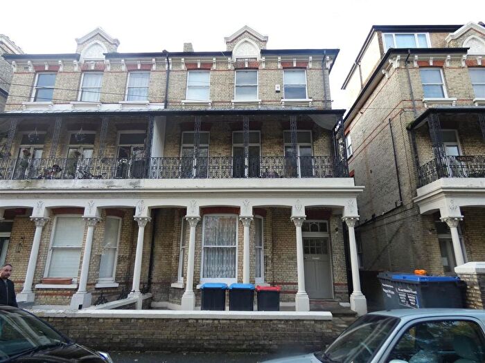 1 Bedroom Flat To Rent In Adrian Square, Adrian Square, CT8