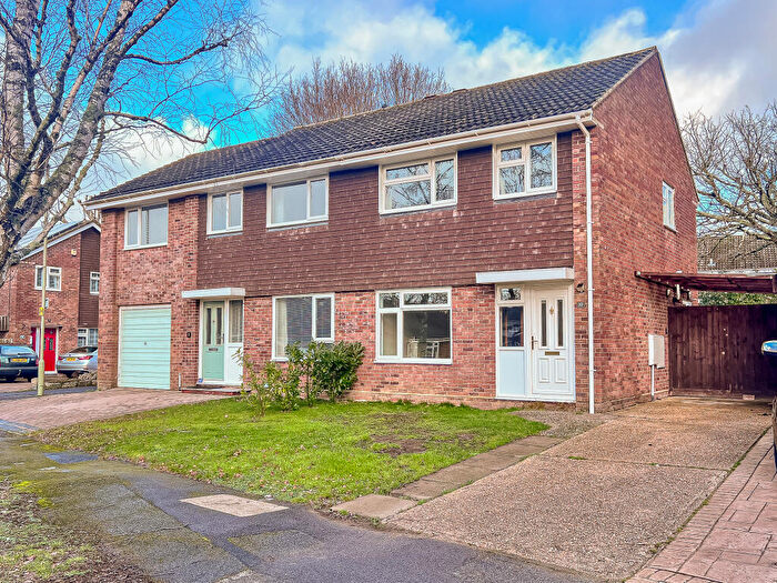 3 Bedroom Semi Detached House To Rent In Caledonia Drive, Dibden, SO45