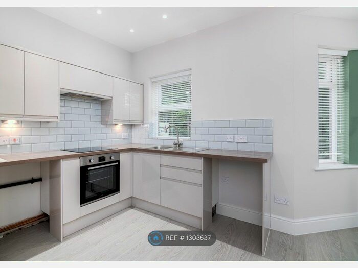 1 Bedroom Flat To Rent In Birchfield Road, Widnes, WA8