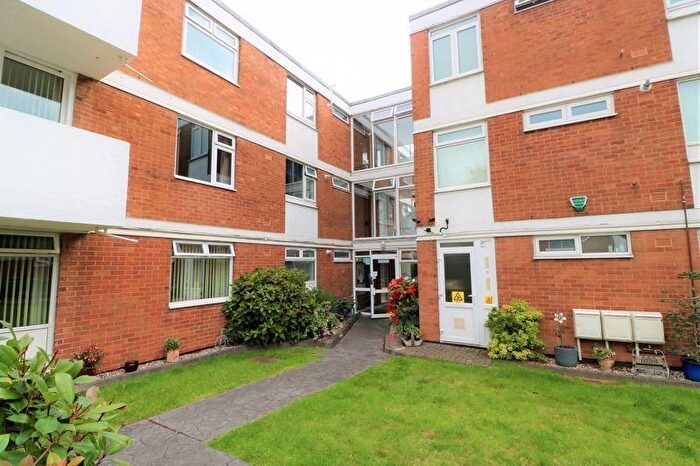 3 Bedroom Flat To Rent In Birmingham Road, Walsall, WS1