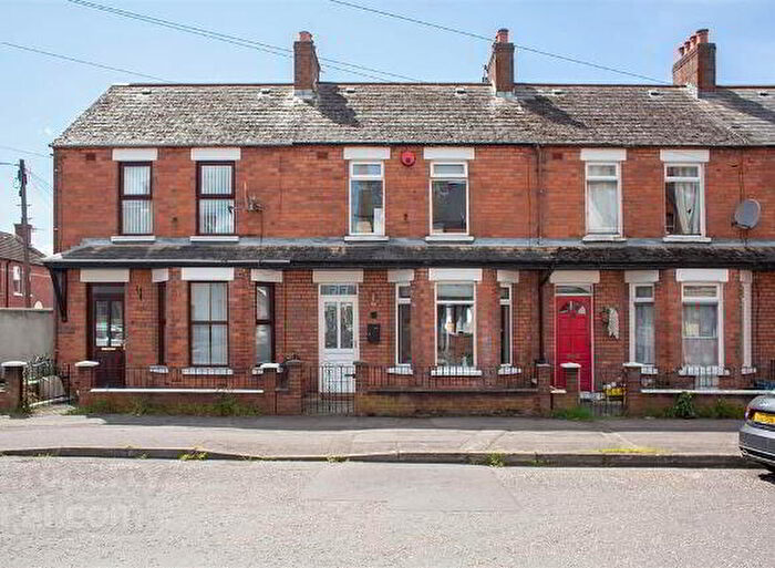 3 Bedroom Mid Terraced House For Sale In Ravenscrof Avenue, Belfast, BT5