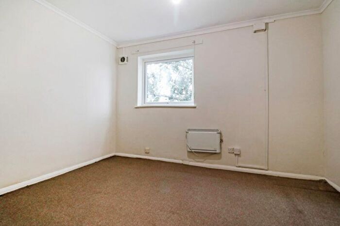 1 Bedroom Flat For Sale In Langley - Walking Distance To Langley Mainline, SL3