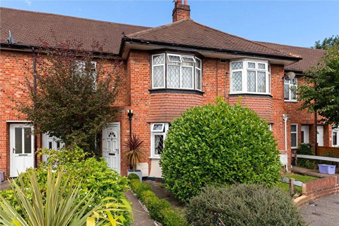 2 Bedroom Maisonette To Rent In Bed Flat To Rent In Errol Gardens, Motspur Park, KT3